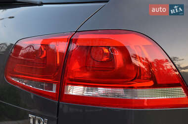 Внедорожник / Кроссовер Volkswagen Touareg 2012 в 