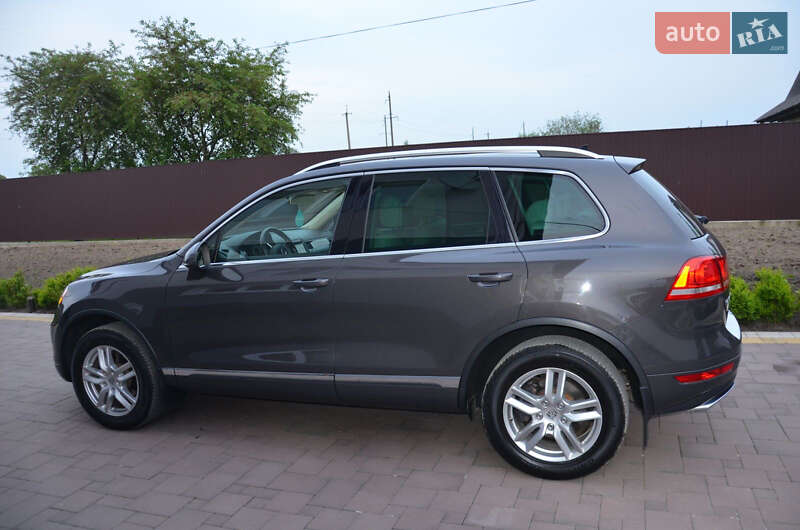 Позашляховик / Кросовер Volkswagen Touareg 2012 в Богородчанах