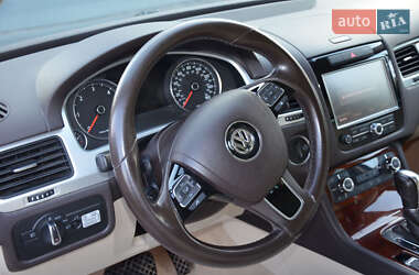 Внедорожник / Кроссовер Volkswagen Touareg 2012 в 