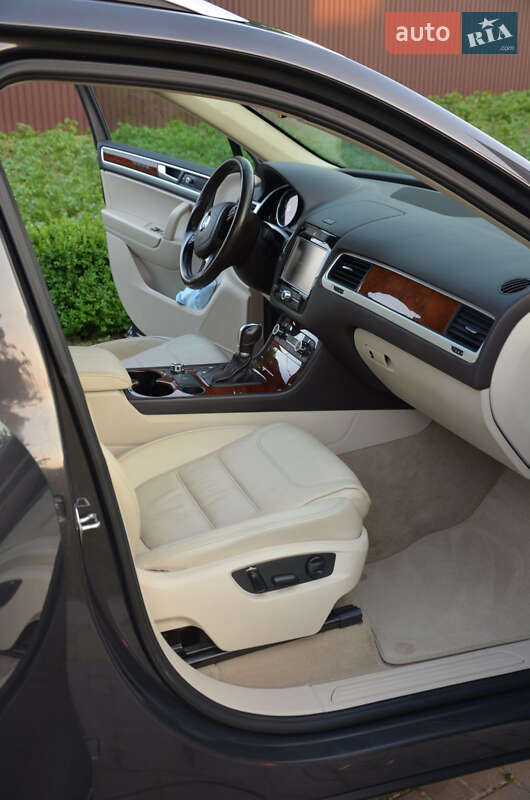 Позашляховик / Кросовер Volkswagen Touareg 2012 в Богородчанах