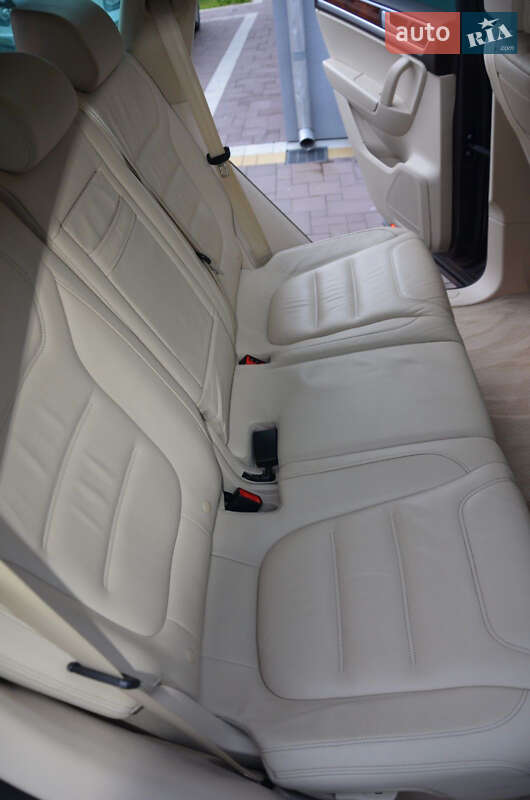 Позашляховик / Кросовер Volkswagen Touareg 2012 в Богородчанах