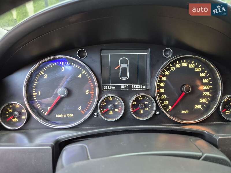 Внедорожник / Кроссовер Volkswagen Touareg 2005 в Каменец-Подольском