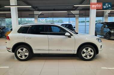 Внедорожник / Кроссовер Volkswagen Touareg 2014 в 