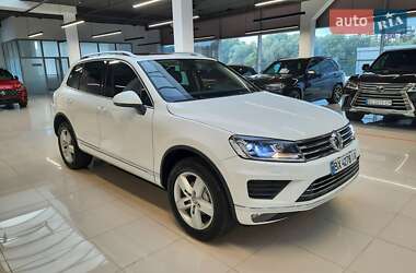 Внедорожник / Кроссовер Volkswagen Touareg 2014 в 