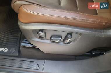 Внедорожник / Кроссовер Volkswagen Touareg 2014 в 