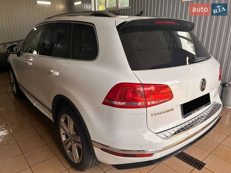 Внедорожник / Кроссовер Volkswagen Touareg 2017 в Житомире