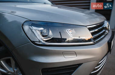 Внедорожник / Кроссовер Volkswagen Touareg 2017 в 