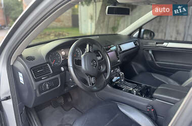 Внедорожник / Кроссовер Volkswagen Touareg 2012 в 