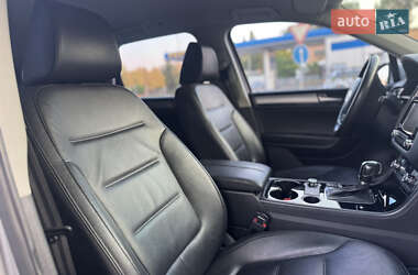 Внедорожник / Кроссовер Volkswagen Touareg 2012 в 