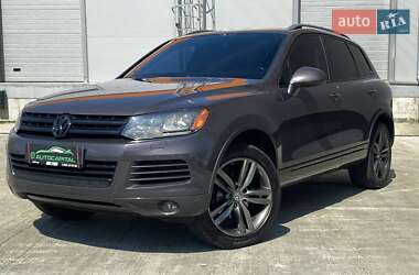 Внедорожник / Кроссовер Volkswagen Touareg 2012 в Киеве