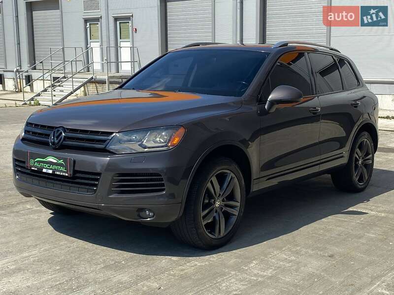 Внедорожник / Кроссовер Volkswagen Touareg 2012 в Киеве
