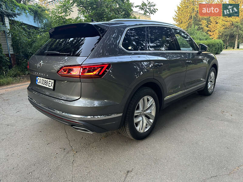 Позашляховик / Кросовер Volkswagen Touareg 2019 в Умані