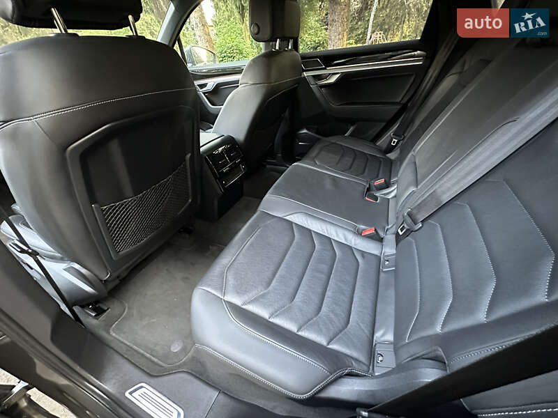 Позашляховик / Кросовер Volkswagen Touareg 2019 в Умані