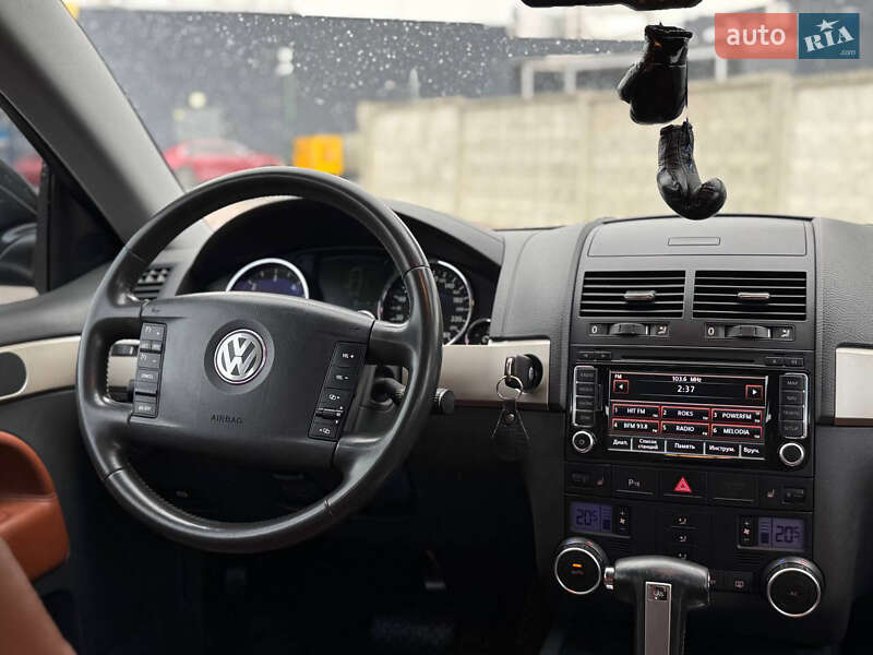 Внедорожник / Кроссовер Volkswagen Touareg 2008 в Киеве
