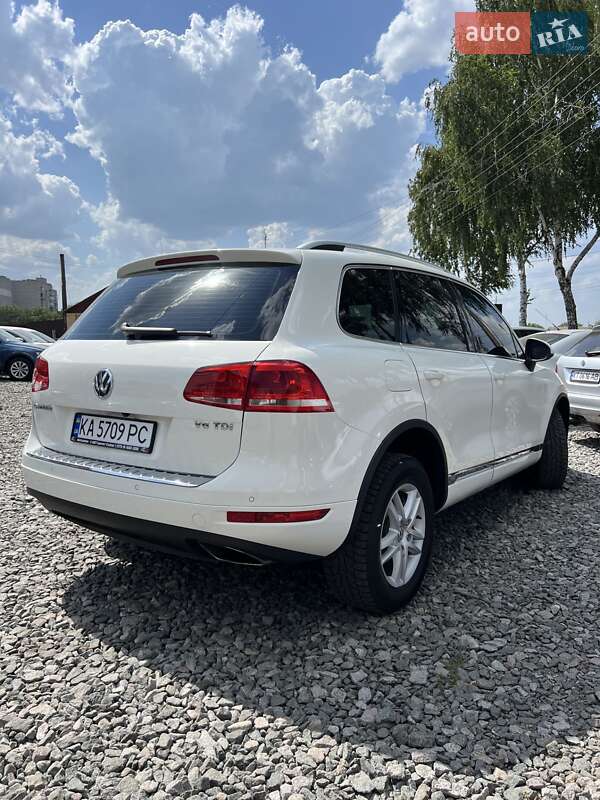 Внедорожник / Кроссовер Volkswagen Touareg 2011 в Смеле