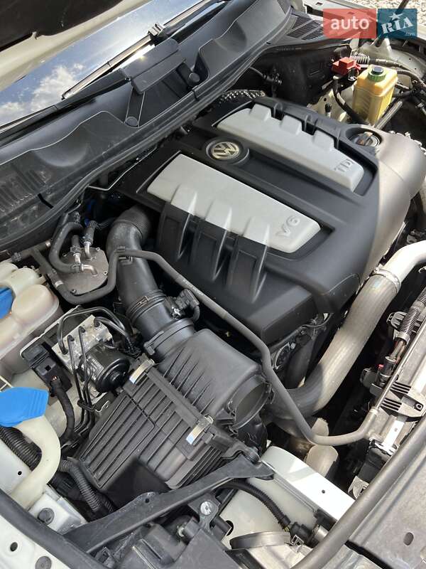 Внедорожник / Кроссовер Volkswagen Touareg 2011 в Смеле