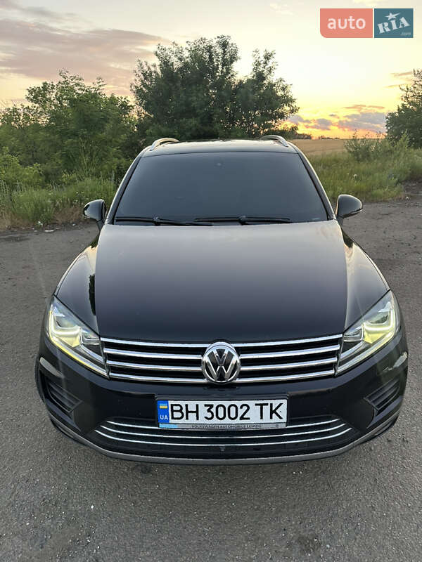 Внедорожник / Кроссовер Volkswagen Touareg 2014 в Балте