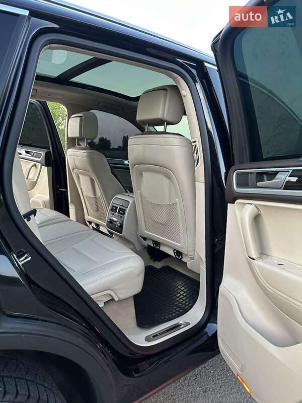 Внедорожник / Кроссовер Volkswagen Touareg 2014 в Балте