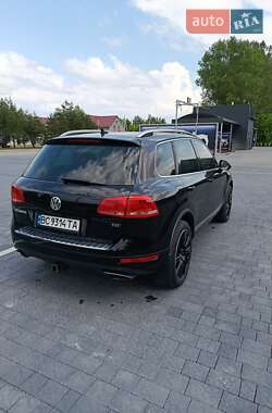 Внедорожник / Кроссовер Volkswagen Touareg 2012 в 