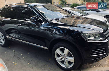 Внедорожник / Кроссовер Volkswagen Touareg 2011 в Киеве