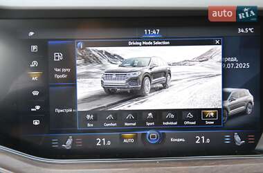 Внедорожник / Кроссовер Volkswagen Touareg 2019 в 