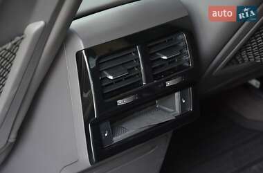 Внедорожник / Кроссовер Volkswagen Touareg 2019 в 