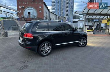 Внедорожник / Кроссовер Volkswagen Touareg 2006 в 