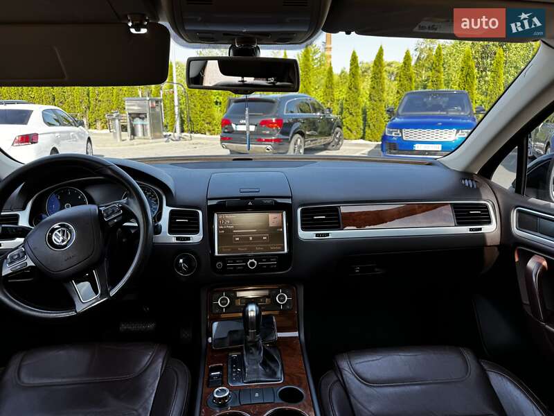 Внедорожник / Кроссовер Volkswagen Touareg 2012 в Ивано-Франковске