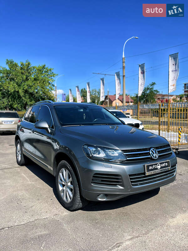 Внедорожник / Кроссовер Volkswagen Touareg 2014 в Николаеве