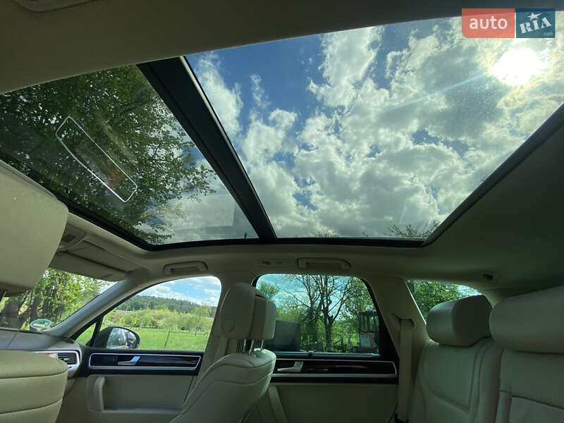 Внедорожник / Кроссовер Volkswagen Touareg 2012 в Коломые