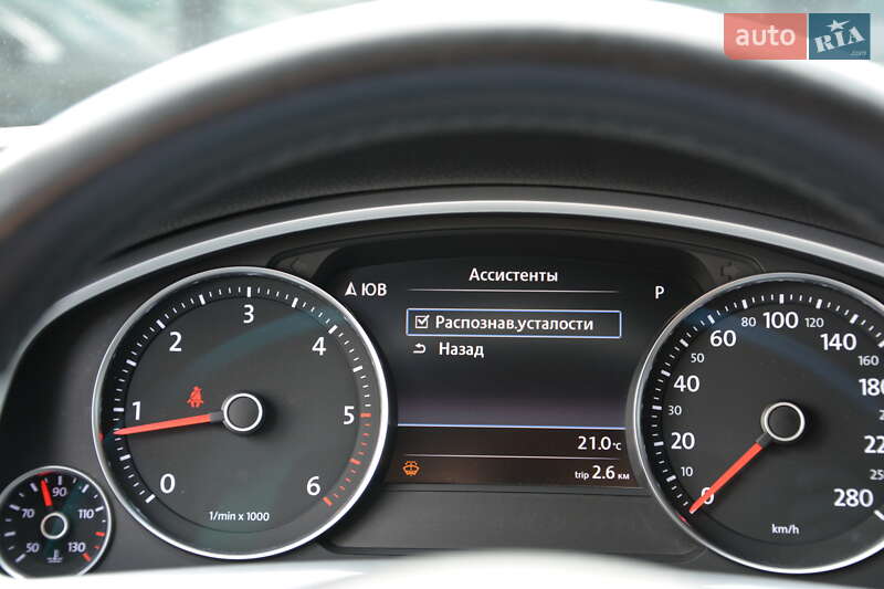 Внедорожник / Кроссовер Volkswagen Touareg 2012 в Киеве