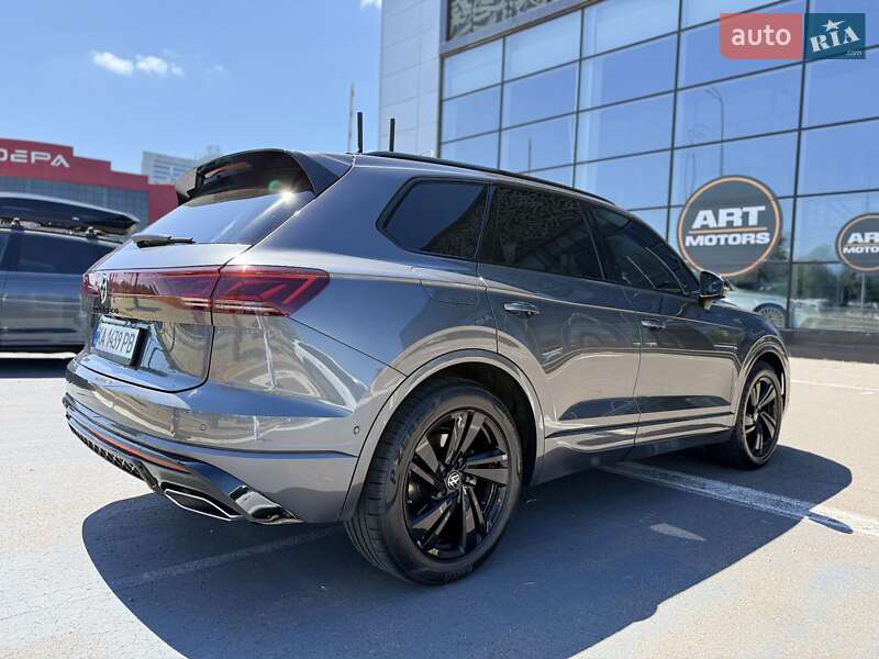 Внедорожник / Кроссовер Volkswagen Touareg 2024 в Киеве