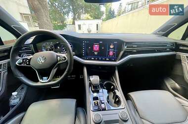 Позашляховик / Кросовер Volkswagen Touareg 2023 в 