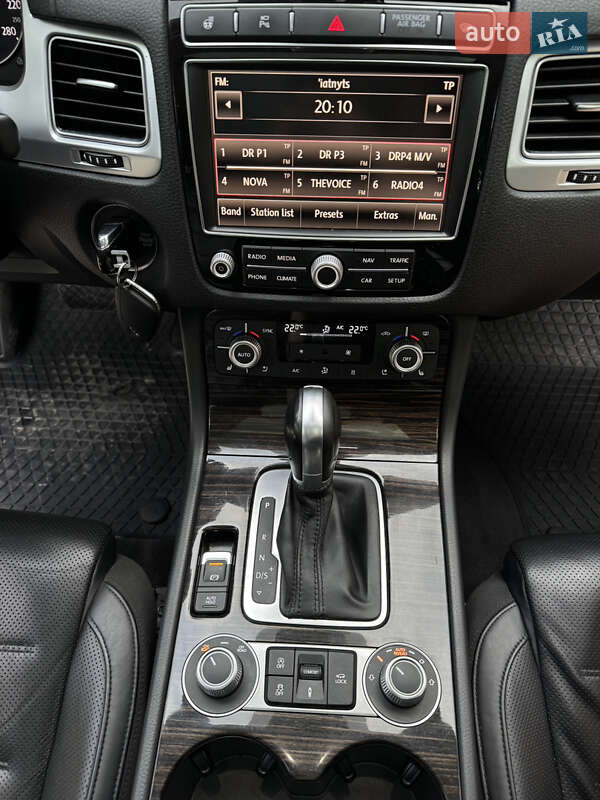 Внедорожник / Кроссовер Volkswagen Touareg 2014 в Бережанах