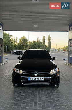 Внедорожник / Кроссовер Volkswagen Touareg 2014 в Николаеве