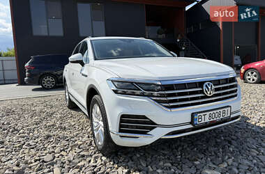 Позашляховик / Кросовер Volkswagen Touareg 2019 в 