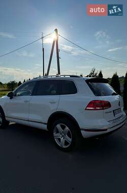 Внедорожник / Кроссовер Volkswagen Touareg 2014 в 