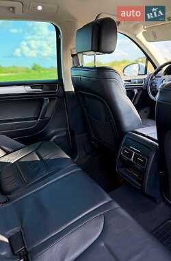 Внедорожник / Кроссовер Volkswagen Touareg 2014 в 