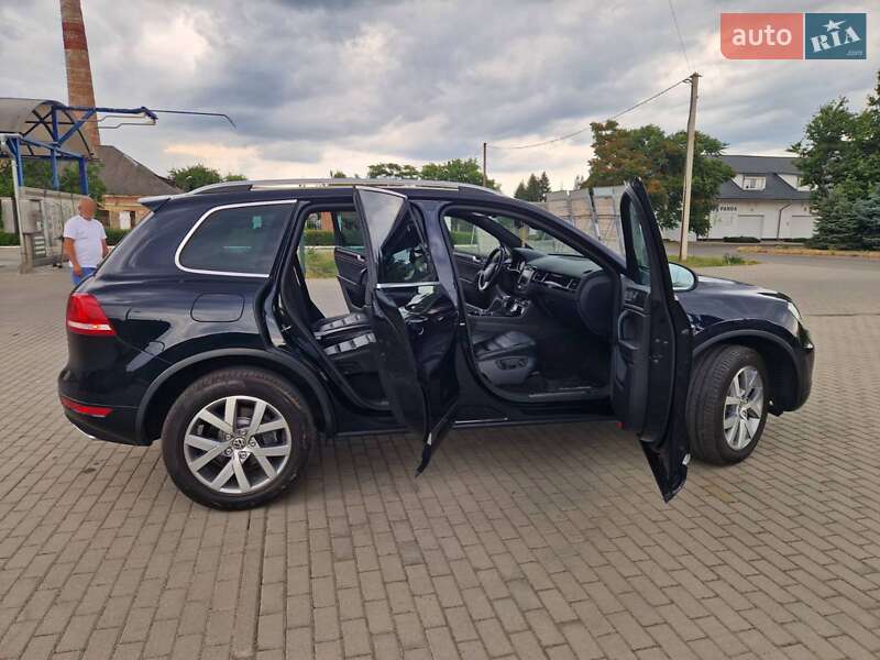Позашляховик / Кросовер Volkswagen Touareg 2014 в Мукачевому