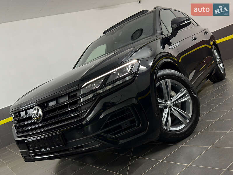Внедорожник / Кроссовер Volkswagen Touareg 2019 в Казатине