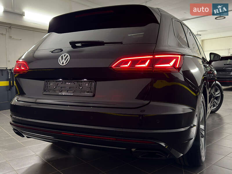 Внедорожник / Кроссовер Volkswagen Touareg 2019 в Казатине