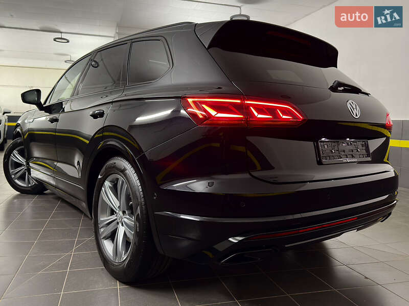 Внедорожник / Кроссовер Volkswagen Touareg 2019 в Казатине