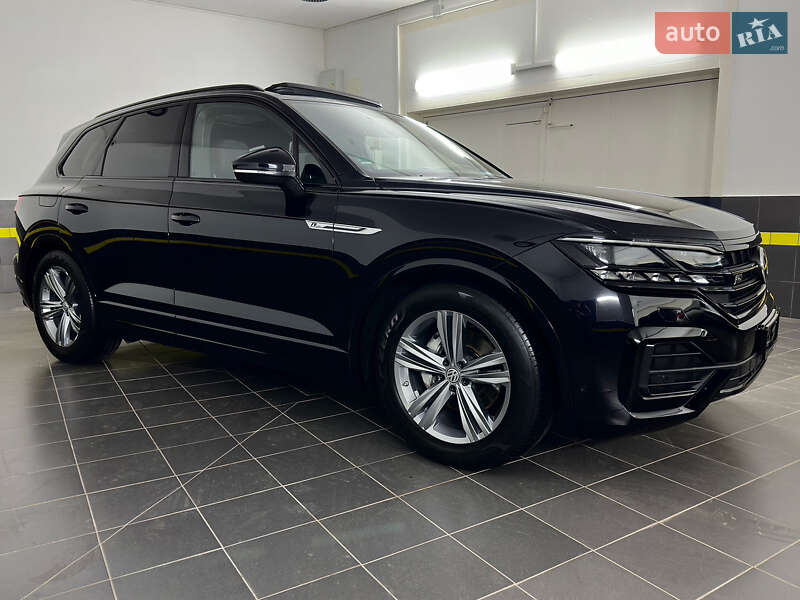 Внедорожник / Кроссовер Volkswagen Touareg 2019 в Казатине
