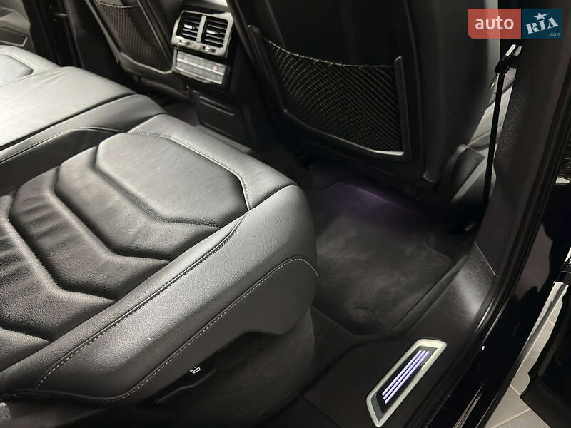 Внедорожник / Кроссовер Volkswagen Touareg 2019 в Казатине