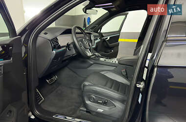 Внедорожник / Кроссовер Volkswagen Touareg 2019 в 