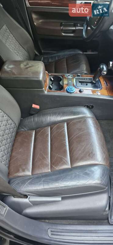 Внедорожник / Кроссовер Volkswagen Touareg 2003 в Львове