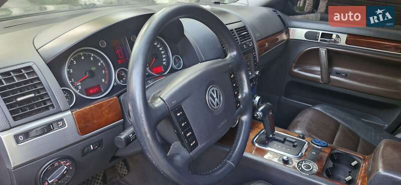 Внедорожник / Кроссовер Volkswagen Touareg 2003 в Львове