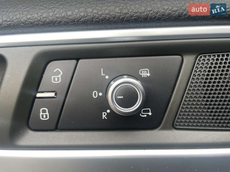 Позашляховик / Кросовер Volkswagen Touareg 2011 в Черкасах