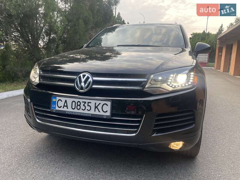 Позашляховик / Кросовер Volkswagen Touareg 2011 в Черкасах