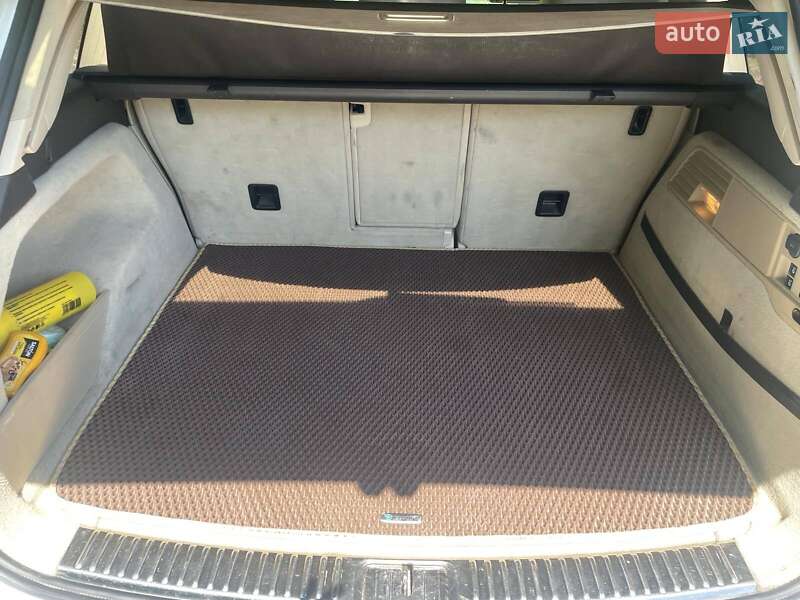 Позашляховик / Кросовер Volkswagen Touareg 2011 в Хмельницькому